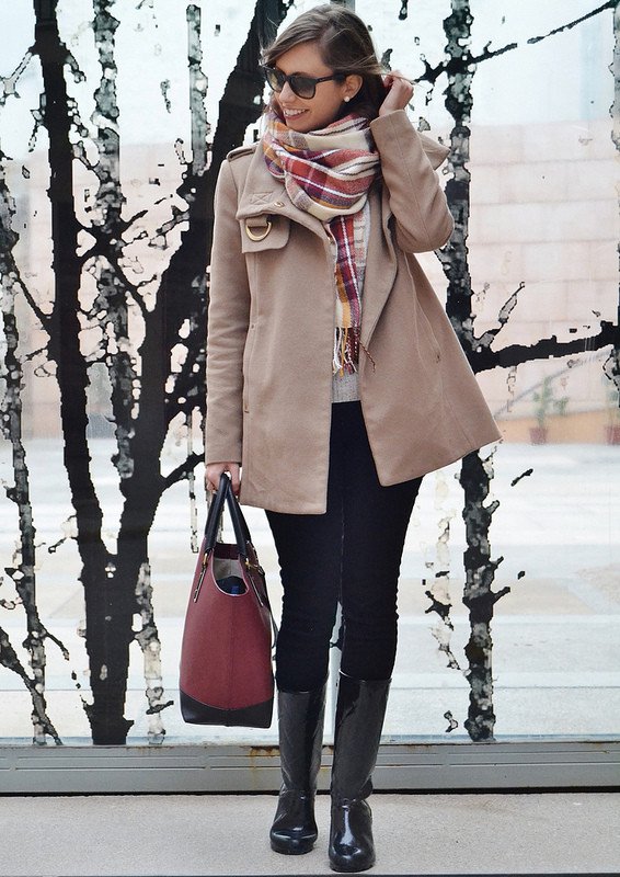 Elegant Outfit Idea with a Scarf