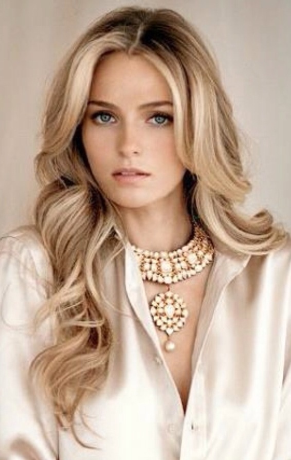 Gorgeous Long Blonde Wavy Hairstyle