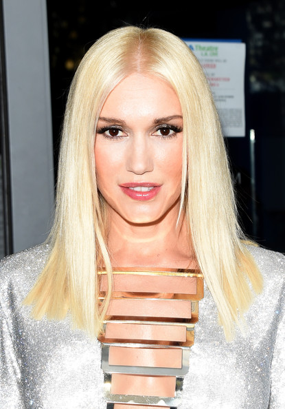 Gwen Stefani Long Blonde Hair with Lovely Makeup