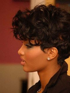 Short Curly Wavy Hairstyle for Black Women