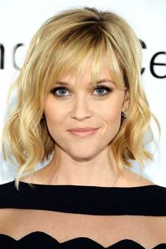 Short Wavy Hairstyle for Blond Hair