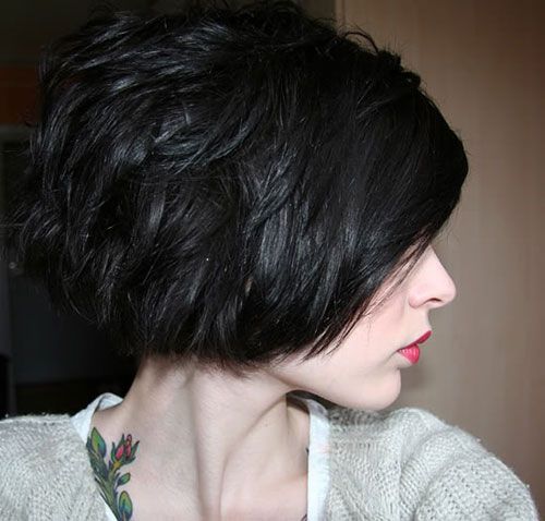 Short Wavy Hairstyle for Thick Hair