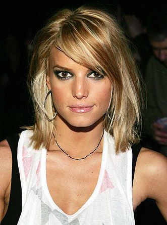 Stylish Medium Hairstyle With Bangs