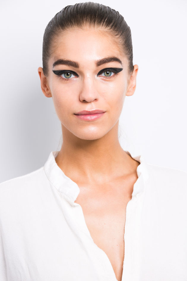 The Extreme Cat Eyes at Cushnie et Ochs Spring 2015