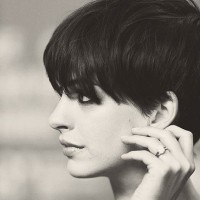 Anne Hathaway Short Hairstyle