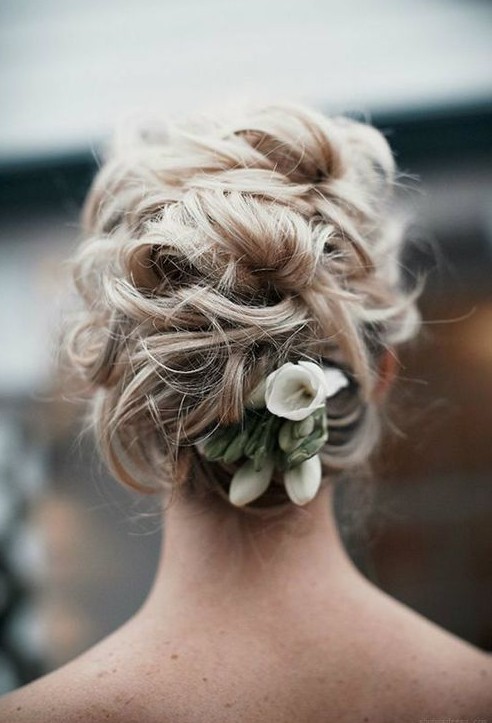 Best Messy Loose Bridal Updo for Wedding