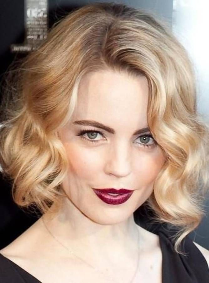 Curly Bob Hairstyle for Medium Hair