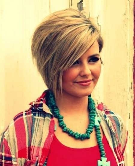 Cute Short Layered Bob Hairstyle