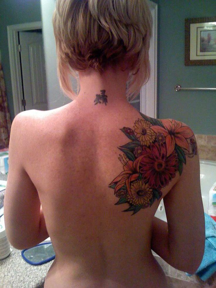 Flower Tattoo on Shoulder Blade