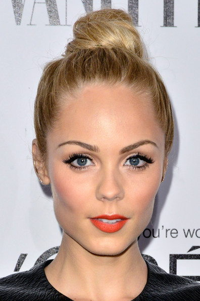 Laura Vandervoort Top Knot