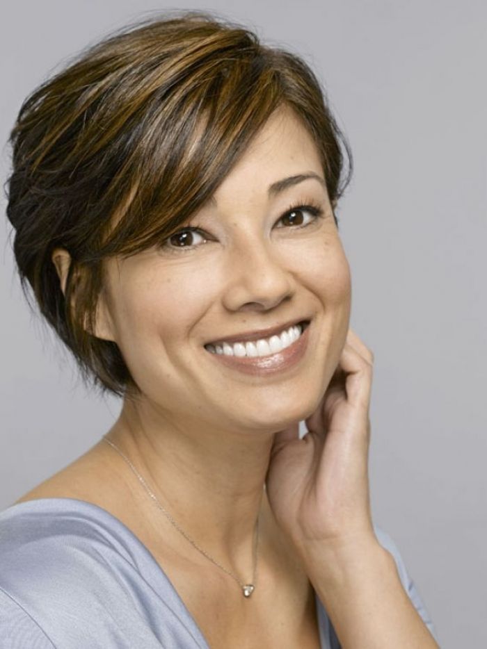 Short Hairstyle With Side Bangs for Women Over 40