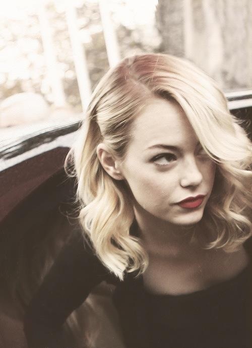 Vintage Mediun Curly Hair - Emma Stone Hairstyles