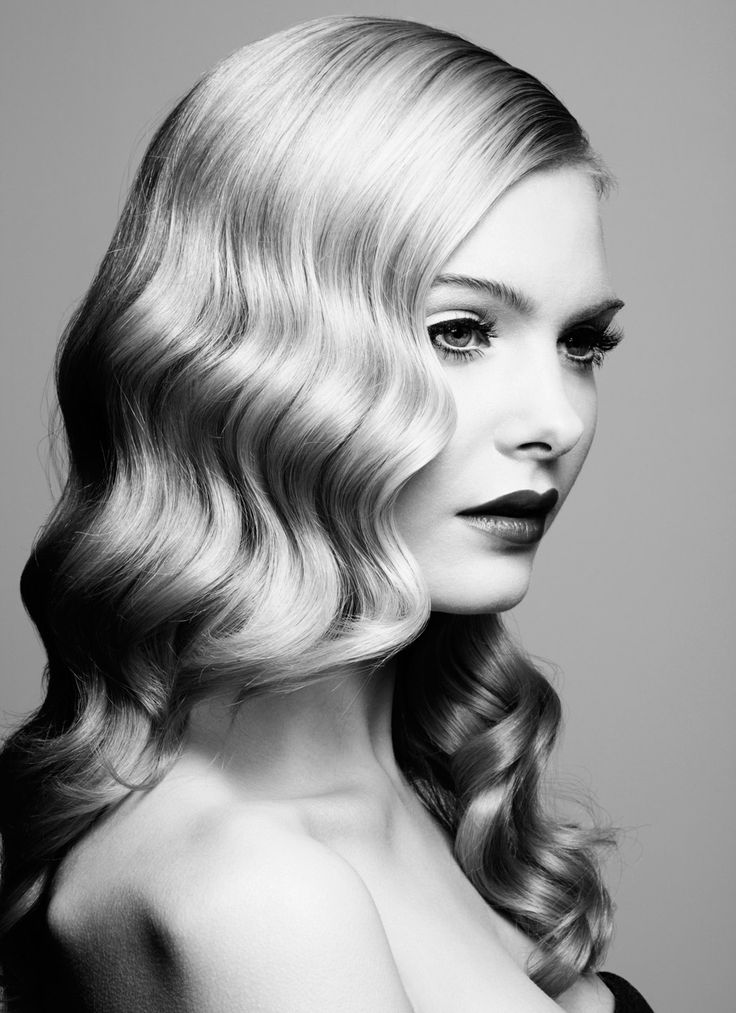 Charming Retro Wavy Hairstyle