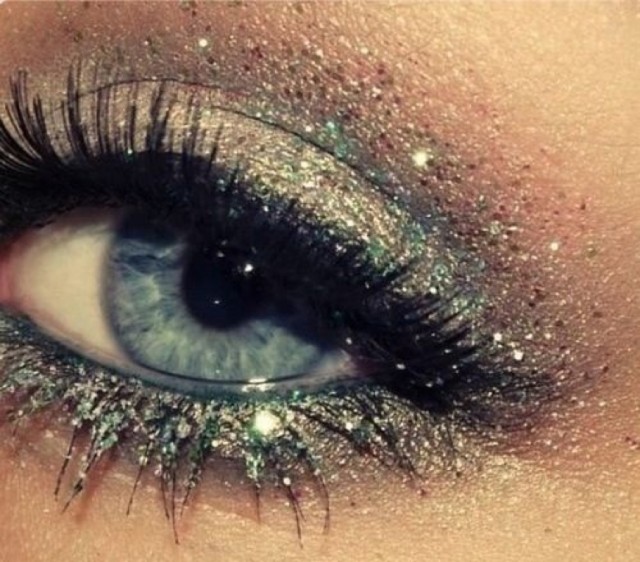 Pretty Shimmer Eye Makeup Idea