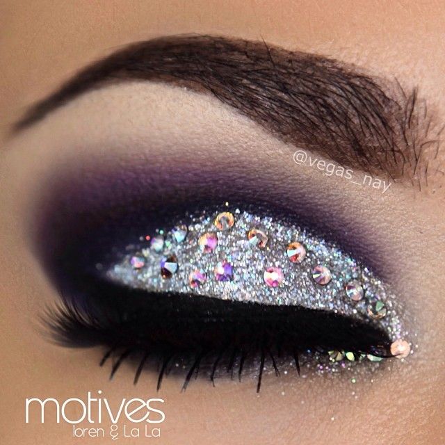 Shimmer Eye Makeup Idea for New Year