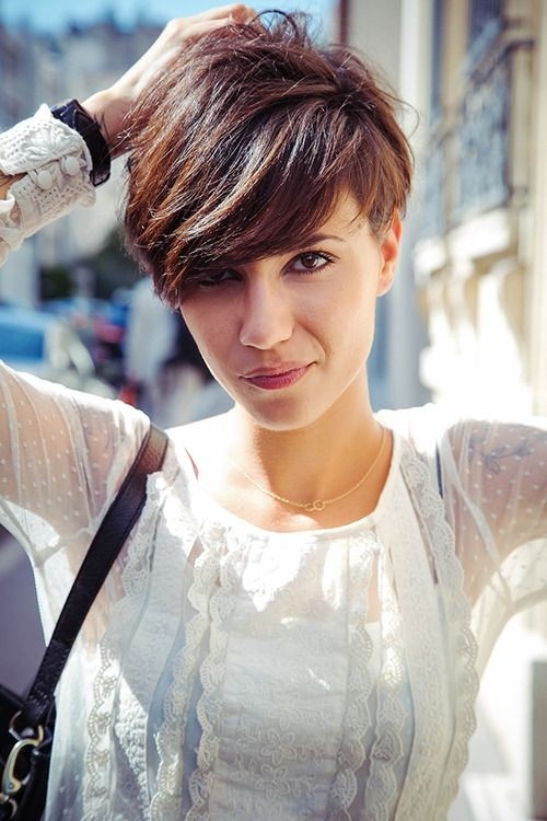 Short Hairstyle for Long Faces