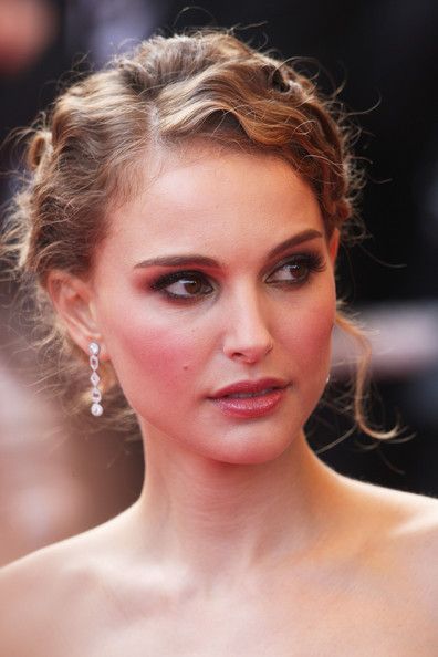 Vintage Updo for Natalie Portman Hairstyles