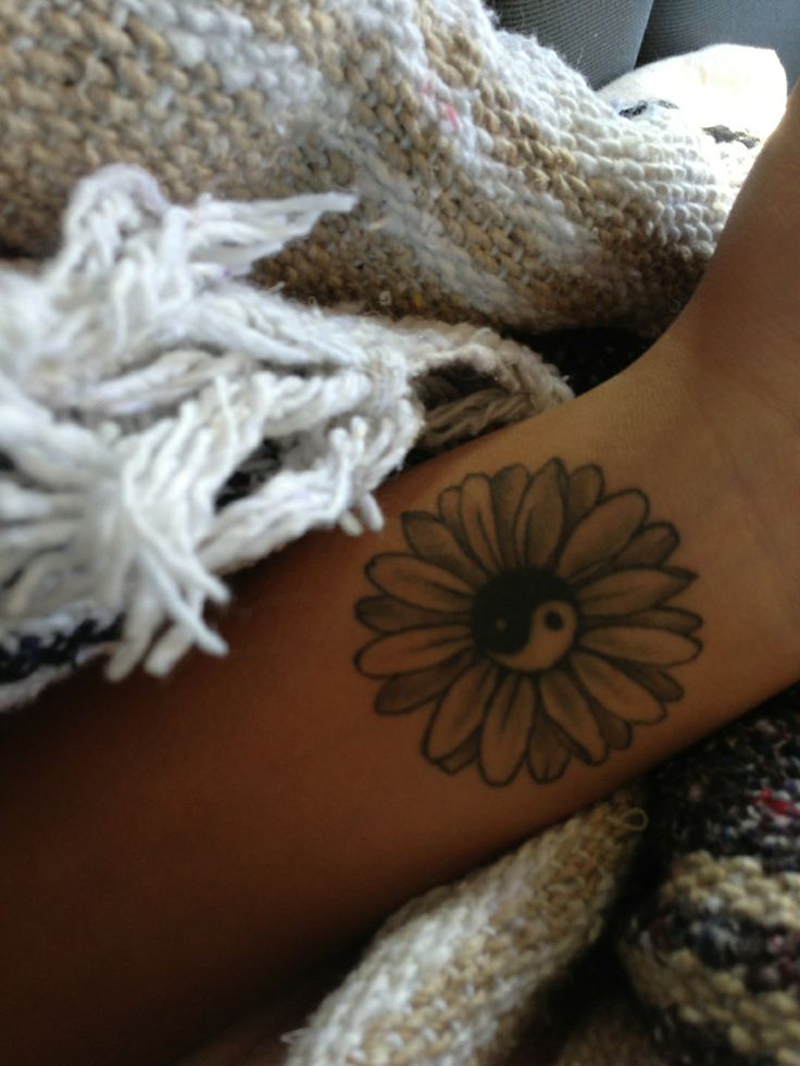 Ying Yang Daisy Tattoo