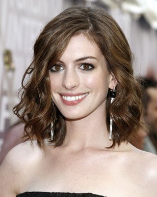 Anne Hathaway Curly Bob