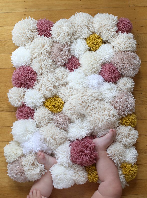 DIY Pom Pom Rug