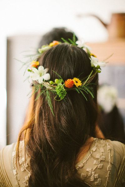 Messy Hair with Simple Flower Crown