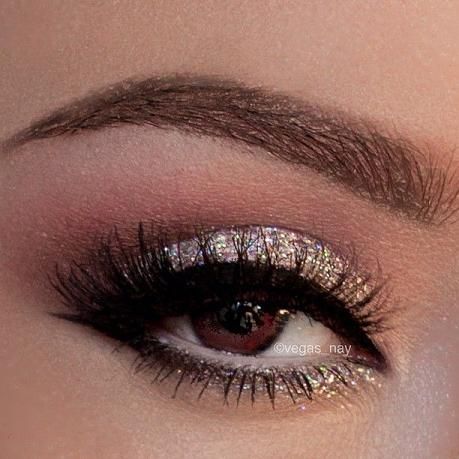 15 Glitter Eye Makeup Ideas for Spring - Pretty Designs