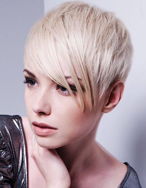 Stylish Short Blond Hair with Layers