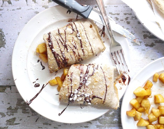 Crepes with Cinnamon-sugar Caramelised Apples