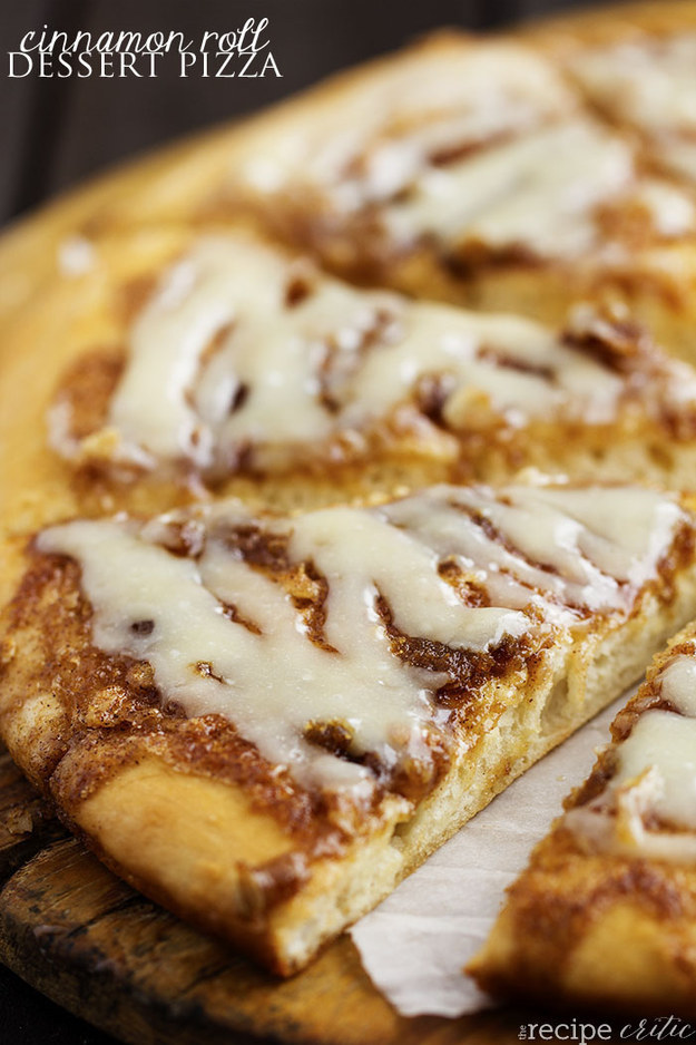 Cinnamon Roll Dessert Pizza