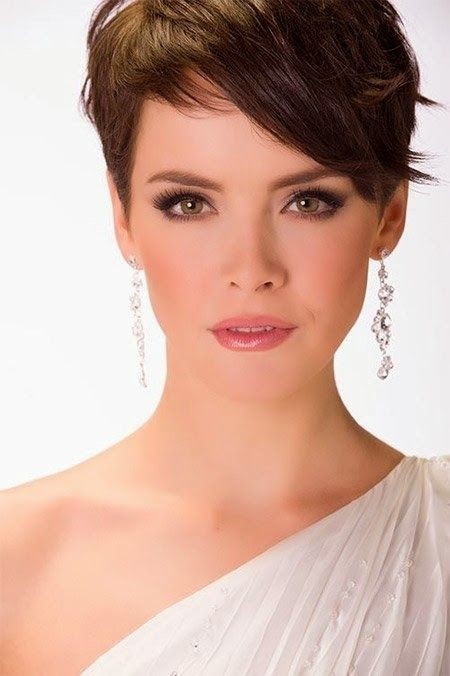 Cute Short Hairstyle for Brown Hair