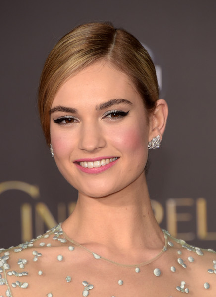 Lily James Metallic Eyeshadow