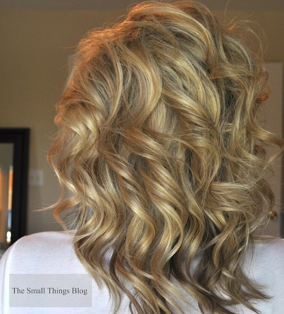 Medium Layered Curly Hairstyle