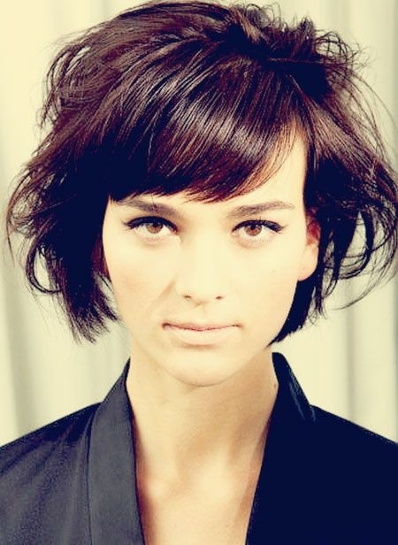 Messy Short Bob Hairstyle with Side Bangs