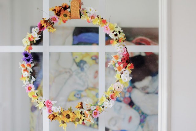 Tiny Flower Wreath