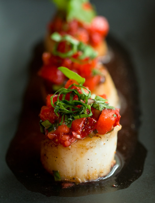 Caramelized Scallops with Strawberry Salsa