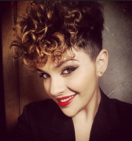 Cool Short Hairstyle for Curly Hair