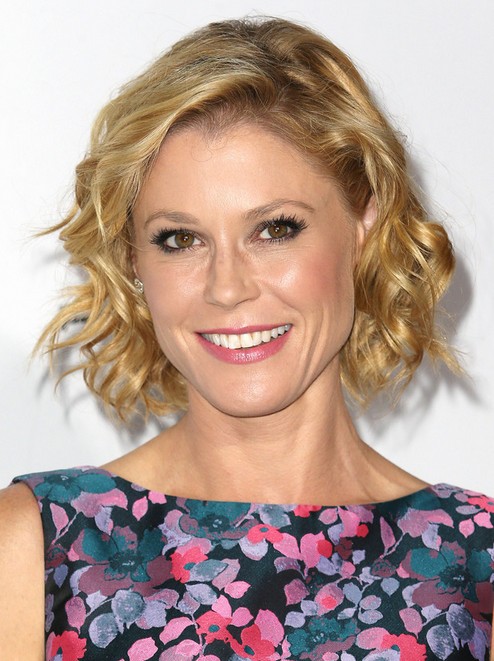 Julie Bowen Short Curly Hairstyle