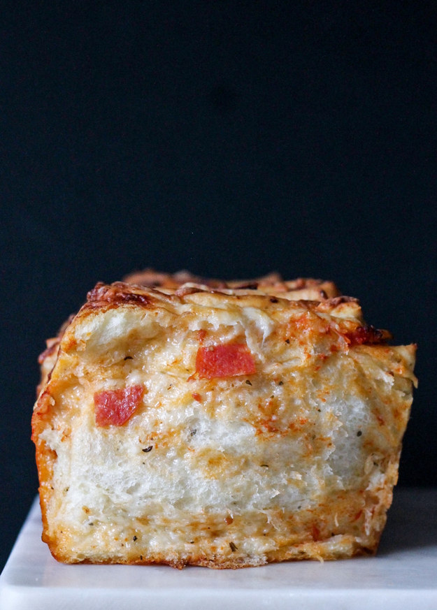 Pepperoni Pizza Pull Apart Bread