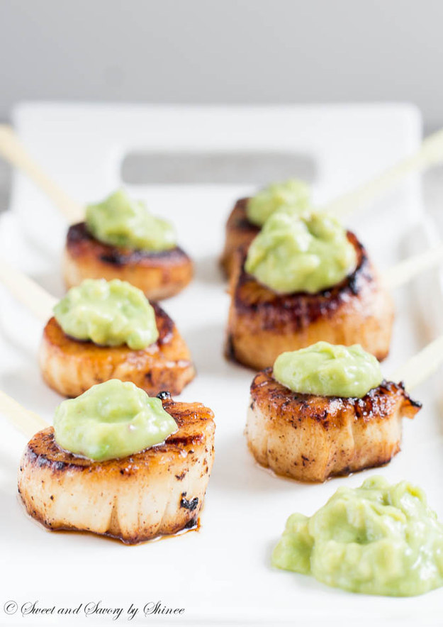 Seared Scallops with Avocado Sauce