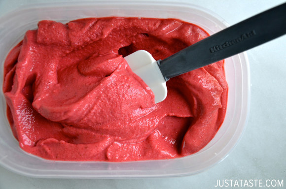 Strawberry Frozen Yogurt