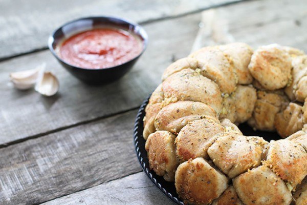 Stuffed Garlic Monkey Bread