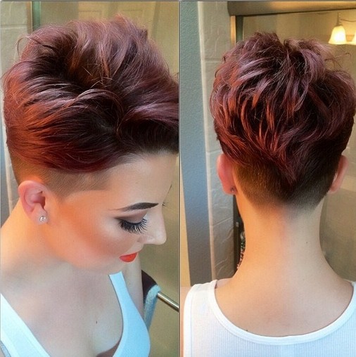 Trendy Short Wavy Hairstyle