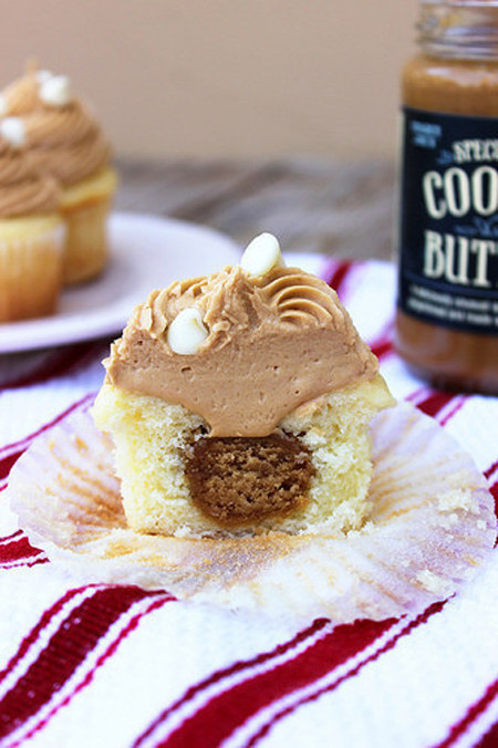 White Chocolate Cookie Butter Filled Cupcake