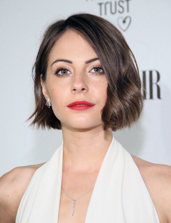 Willa Holland Short Wavy Bob Hairstyle