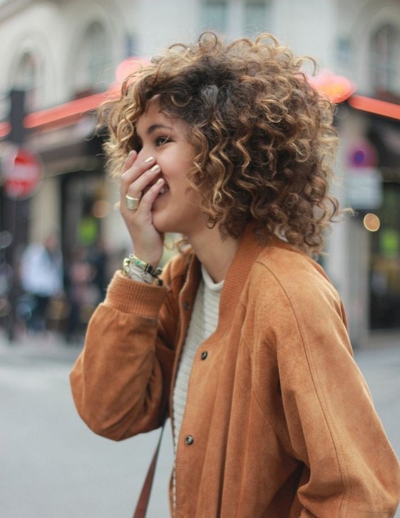 Highlighted Curly Hairstyle for Short Hair