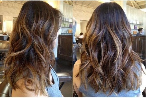 Long Wavy Hairstyle with Blond Highlights