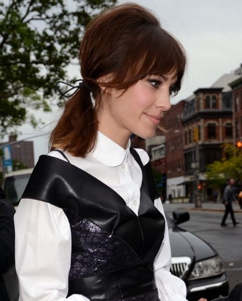 Alexa Chung Easy Ponytail Hairstyle for Long Hair