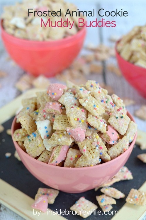 Frosted Animal Cookie Muddy Buddies