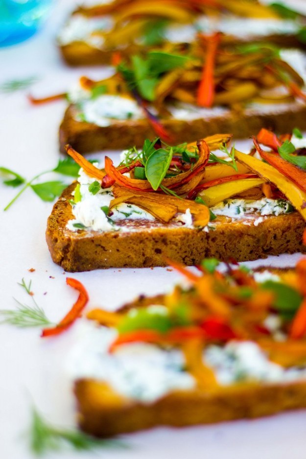 Herbed Goat Cheese Toasts