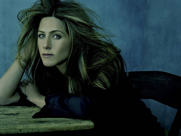 Jennifer Aniston Long Hairstyle with Blond Highlights